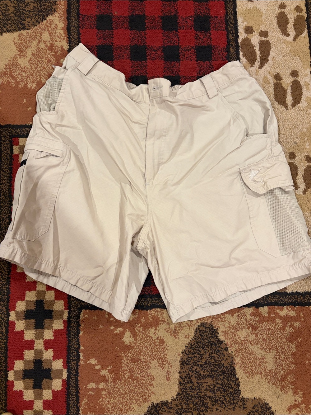 Men’s Reel Legends fishing cargo shorts